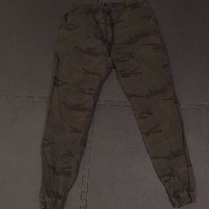 American eagle men’s camo pants euc